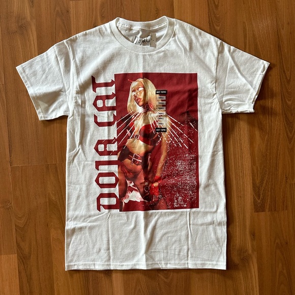 NWT Doja Cat 🐱 T-Shirt size small 🆕  Devil 😈 Hot Topic - Picture 3 of 7